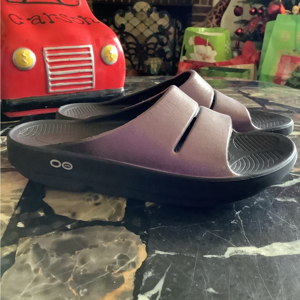 Oofos ooahh luxe limited edition purple glitter recovery slide sandals size 7